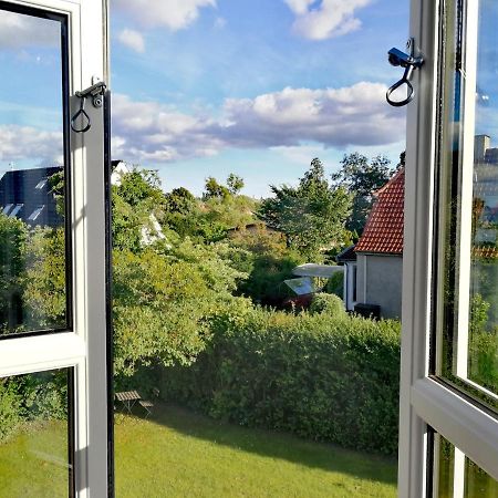 Room In A Danish Cottage With Garden View, 10 Min To Cph Гентофте Экстерьер фото
