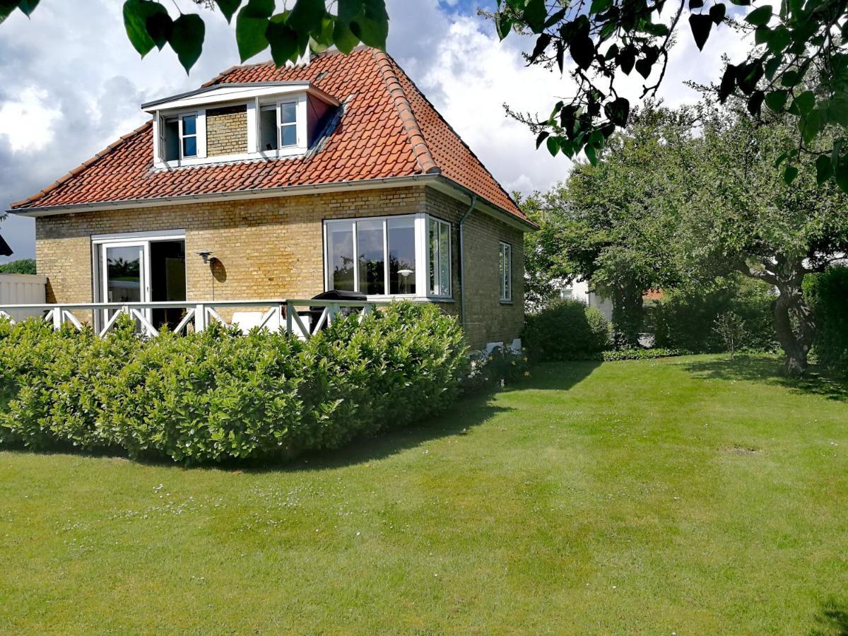 Room In A Danish Cottage With Garden View, 10 Min To Cph Гентофте Экстерьер фото