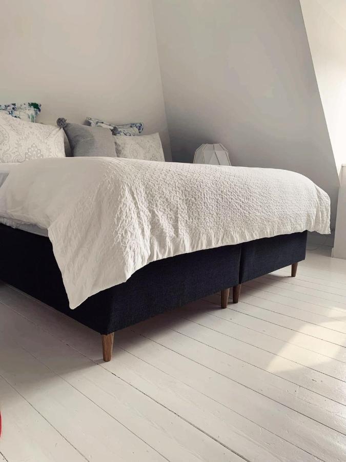 Room In A Danish Cottage With Garden View, 10 Min To Cph Гентофте Экстерьер фото
